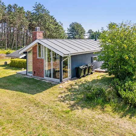 Spacious And Charming On A Beautiful Natural Plot With Sea Glimpse And Several Terraces Close To The Unique Nature Of Helgenaes, Scenic * Knebel